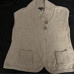 Cozy Beige Sweater Vest in a pretty oatmeal color with 2 pockets in size 1x